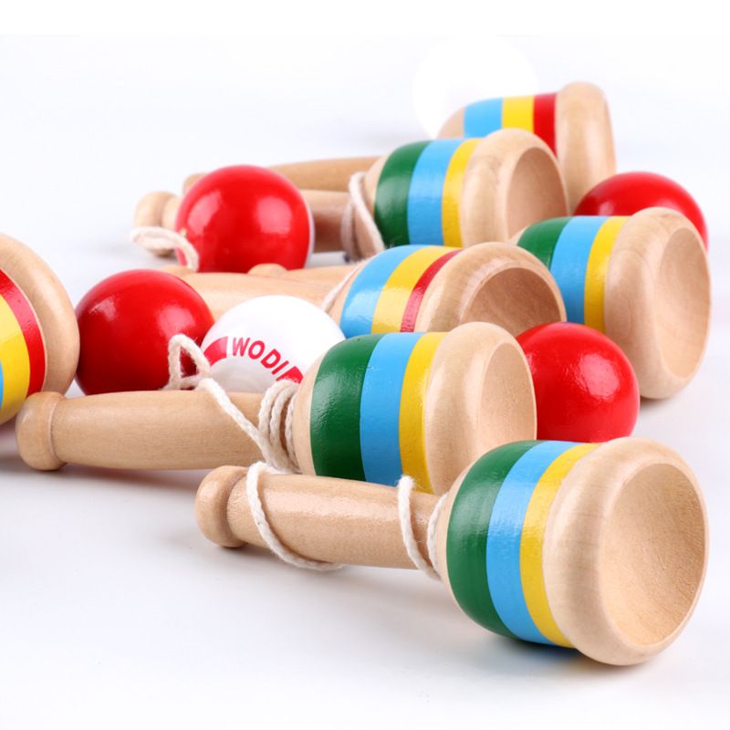 Kendama Mini din Lemn 9.5cm, cu Bilă pe Sfoară Diferite Culori Engros