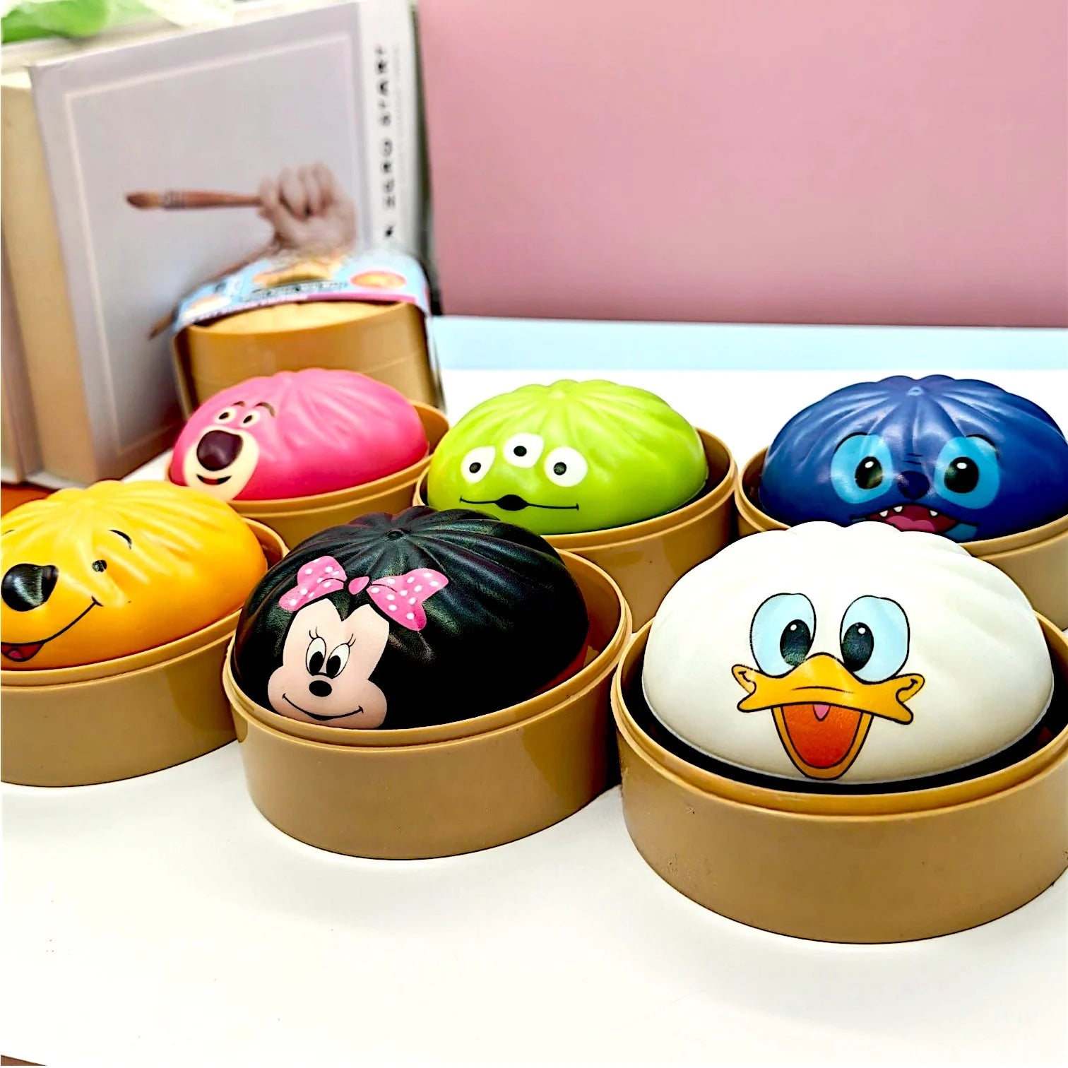 Jucărie Squishy Dumpling, în Cutie Plastic, 9cm, Antistres, Model Personaje Desenate Engros