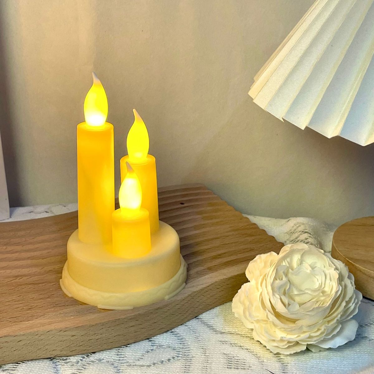 3 Lumânări LED Decorative cu Flacără Efect, Lumină Caldă, Bază Rotundă Elegantă pentru Decor Engros
