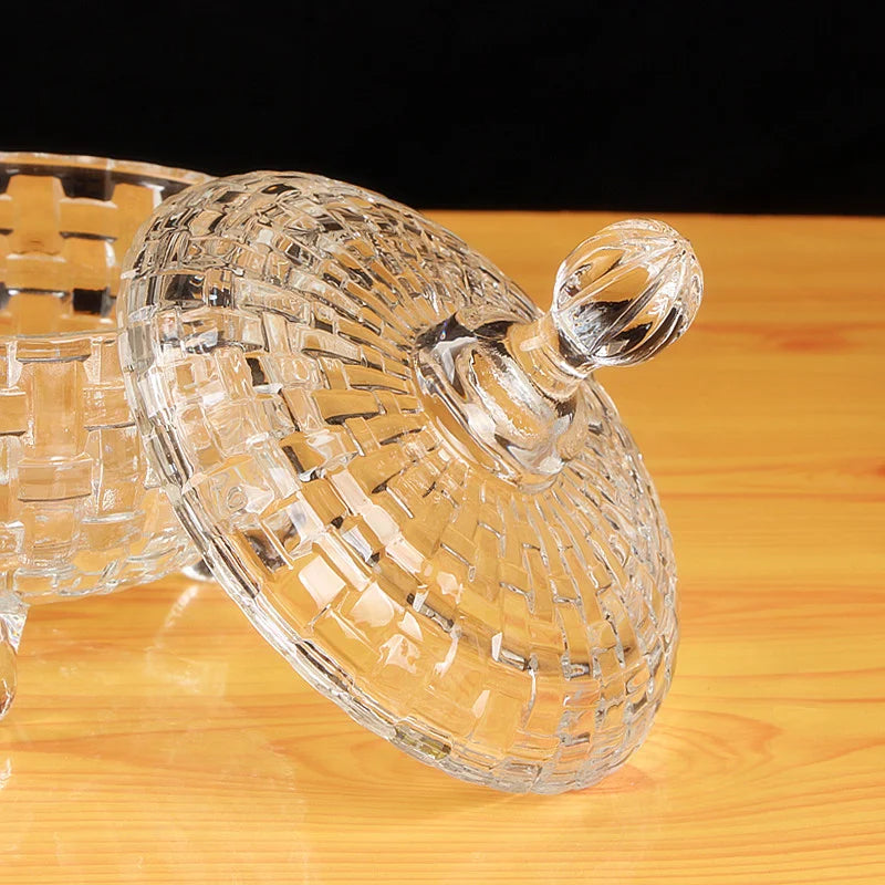 Bombonieră din Sticlă 17x15cm, cu Picior și Capac, Model Cristal Împletit Engros
