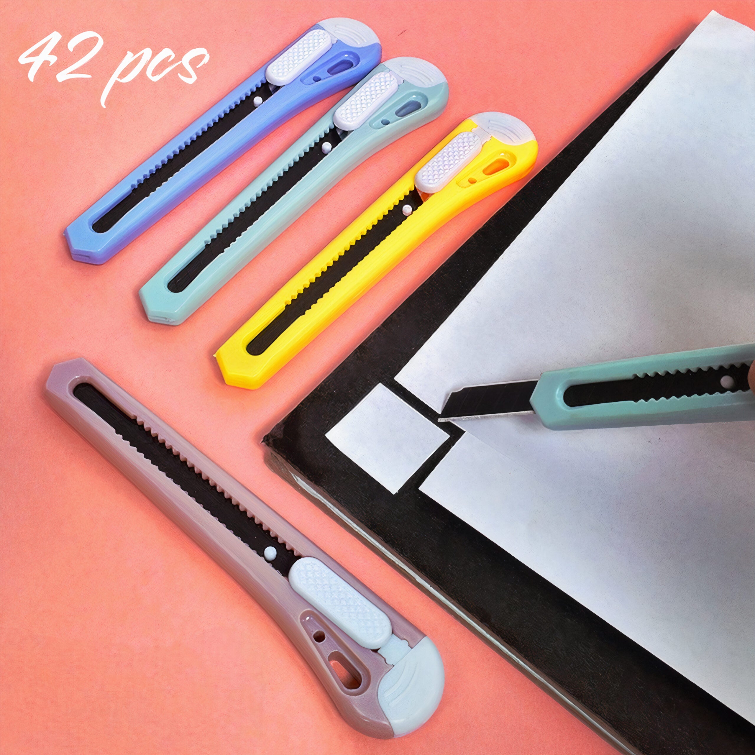 Cutter cu Lama Retractabila 42/Set, Diferite Culori, 18 cm Engros