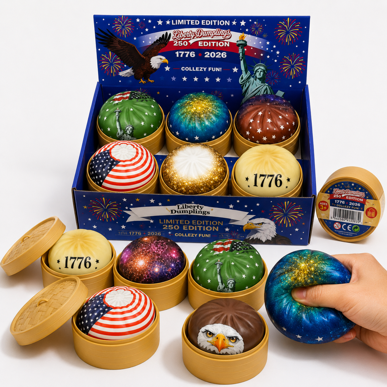 Jucărie Antistres Squishy Liberty Dumplings 12/set, în Cutie Plastic 9cm, Ediție Limitată 250 Edition 1776-2026, Slow Rising, Diferite Modele Engros
