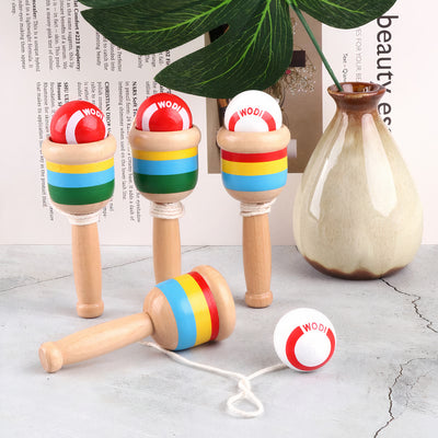 Kendama Mini din Lemn 9.5cm, cu Bilă pe Sfoară Diferite Culori Engros