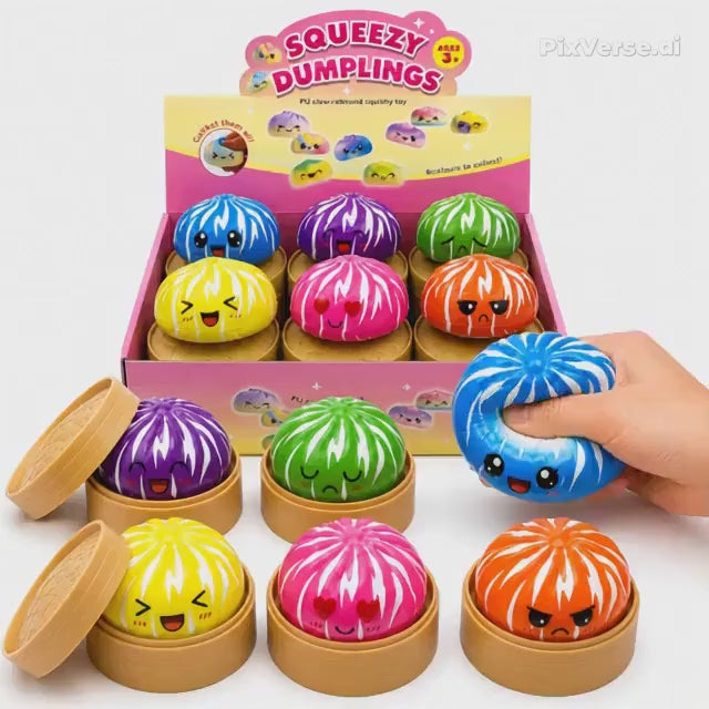 Încărcați videoclipul: Jucărie Squishy Dumpling, în Cutie Plastic, 9cm, Antistres, Model Colorat cu Dungi Albe Engros