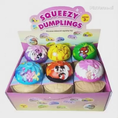Încărcați videoclipul: Jucărie Squishy Dumpling, în Cutie Plastic, 9cm, Antistres, Model Personaje Desenate Engros