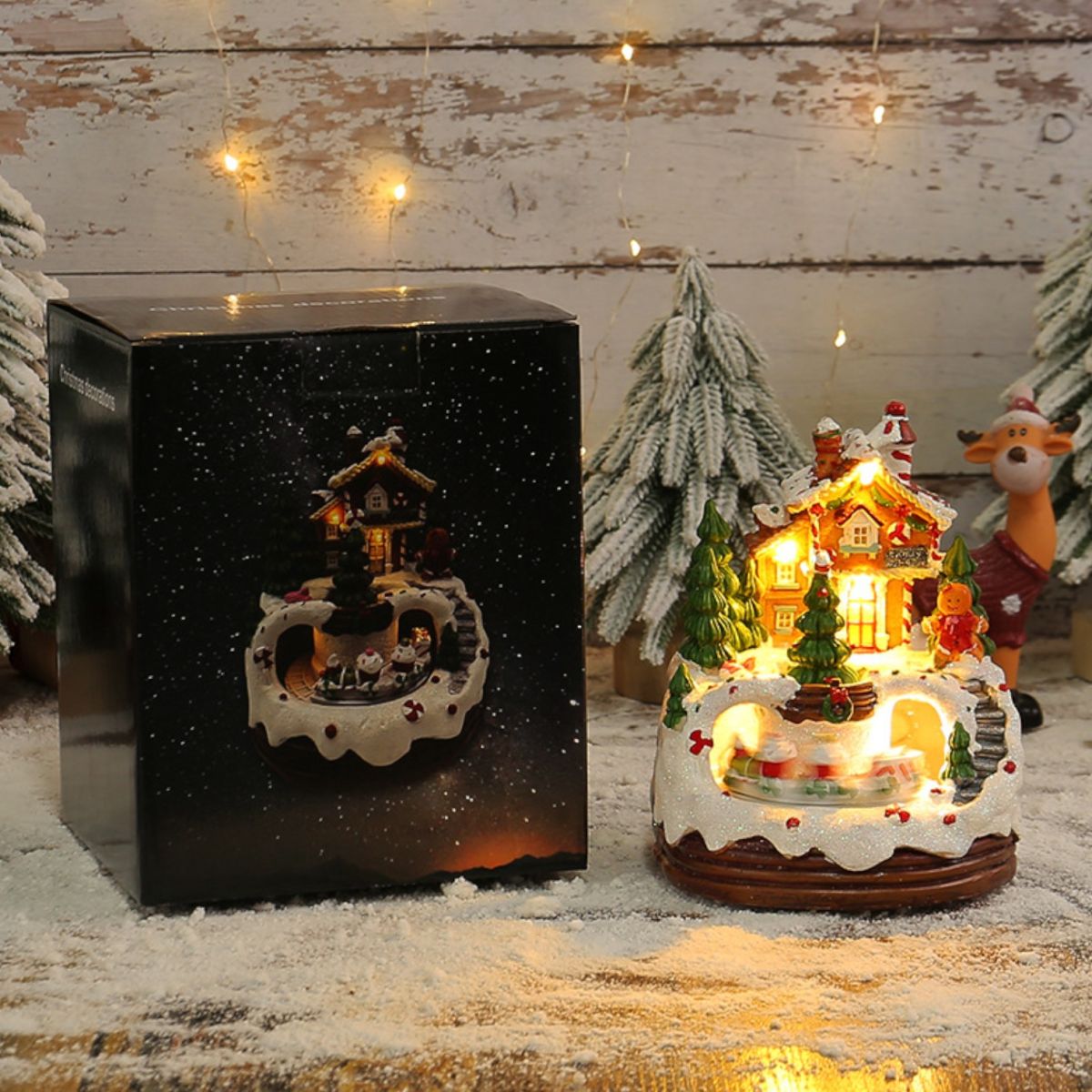 Decoratiune de Craciun 15x12cm, cu Lumină LED, Muzică și Trenuleț Rotativ Engros