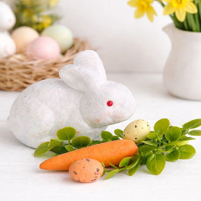 Iepure Decorativ de Paște 5x9cm cu Ochi Roșii, Morcov și Frunze Verzi cu Ouă Decorative, din Poliester Engros