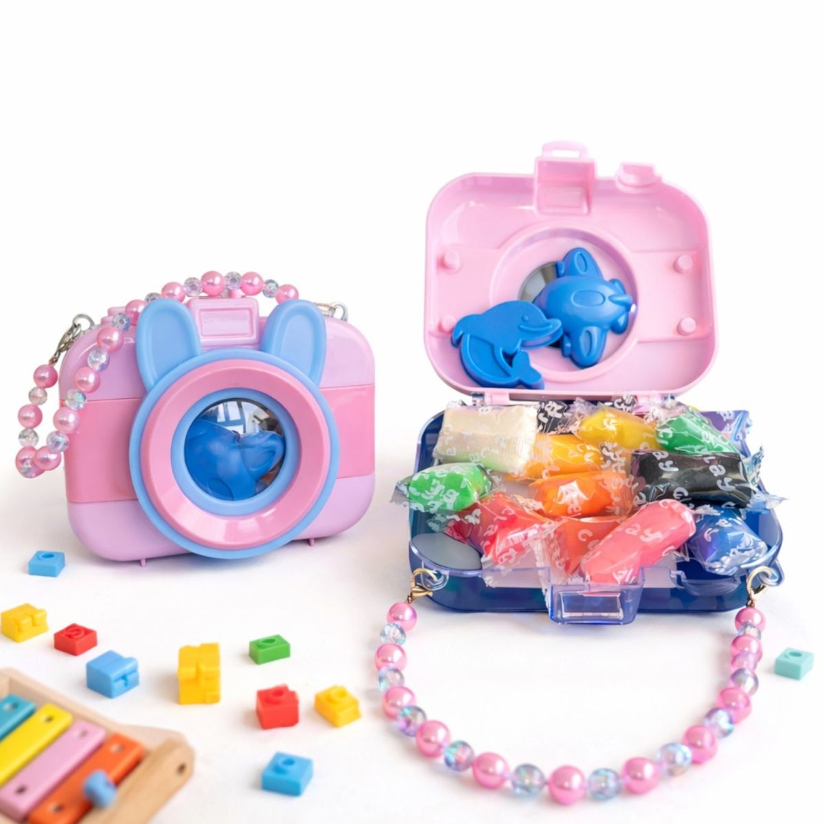 Aparat Foto Stil Geantă 10x12cm, cu 12 Plastiline Colorate și 2 Forme de Modelare pentru Copii Engros