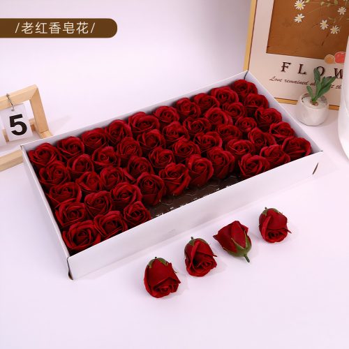 Trandafiri Parfumati din Sapun, Floarea 6cm Cutia 50x30 cm 50/set, Rosu Inchis Engros