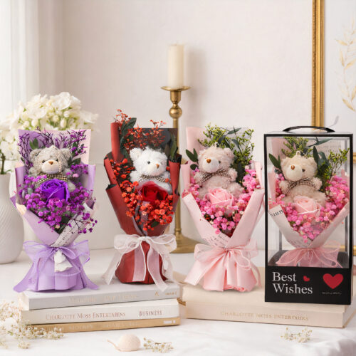 Decorațiune Artificială 4/set, Buchet cu Trandafir din Săpun Parfumat si Ursulet 25cm, în Cutii Transparente din Plastic Diferite Culori Engros