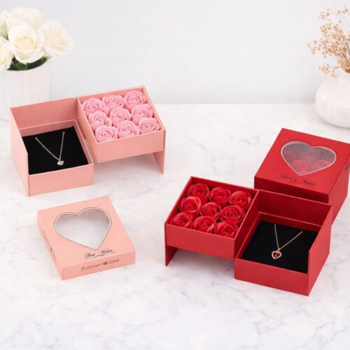 Cutie Cadou 13x9x5cm cu 6 Trandafiri Artificiali 3x4cm din Spuma, și Colier Elegant în Cutie Transparentă Diferite Culori Engros