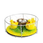 Decoratiune de Paște în Suport Metalic 13.5cm, cu Puișori Galbeni și Cuib cu Ouă Engros